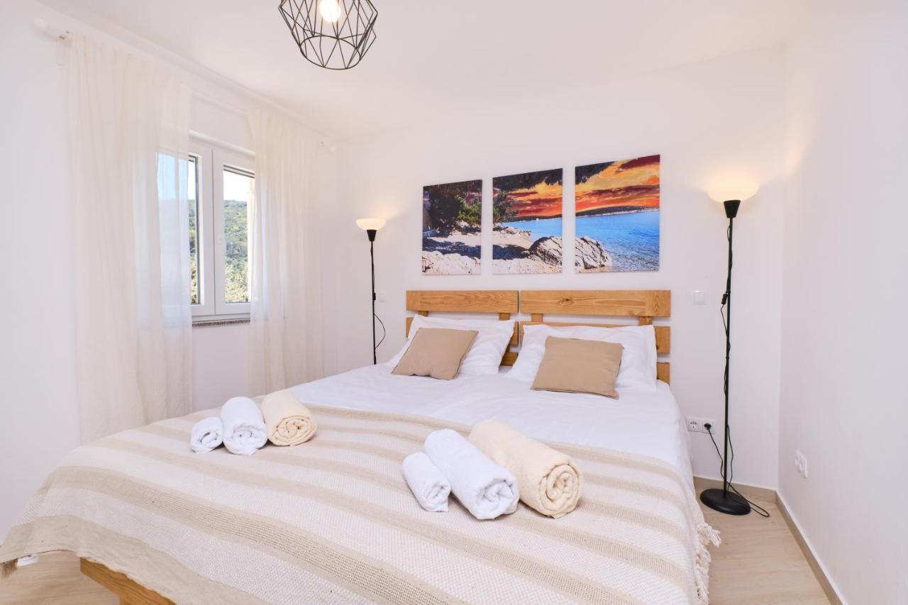 Meacres Sun Villa Miholascica Eksteriør bilde